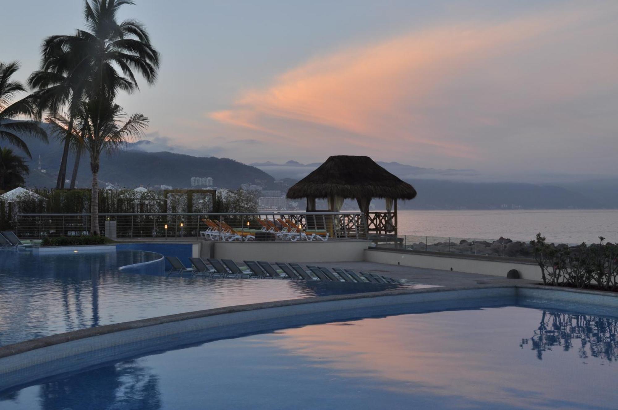 Sunset Plaza Beach Resort Puerto Vallarta All Inclusive Exteriör bild
