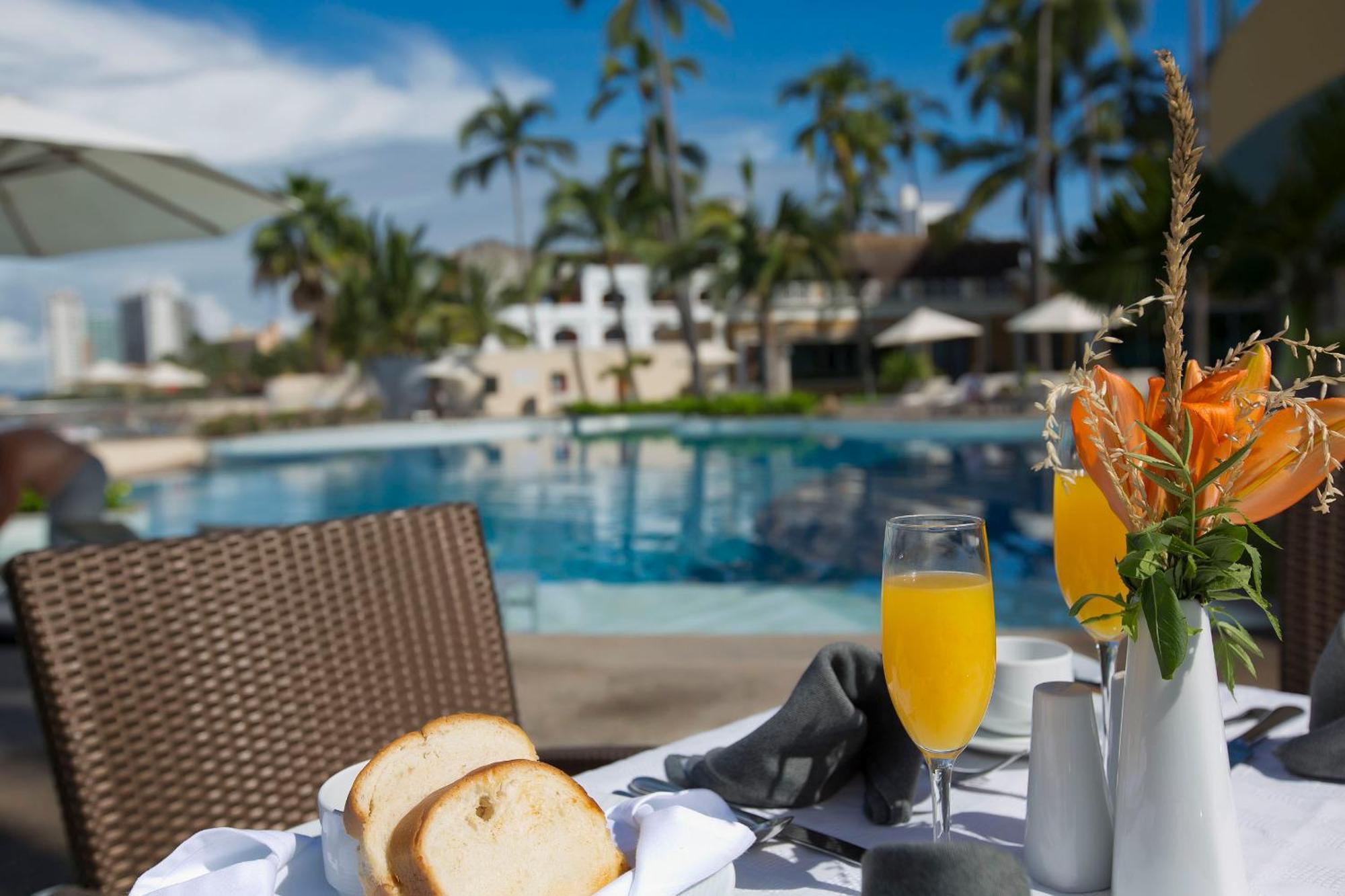 Sunset Plaza Beach Resort Puerto Vallarta All Inclusive Exteriör bild